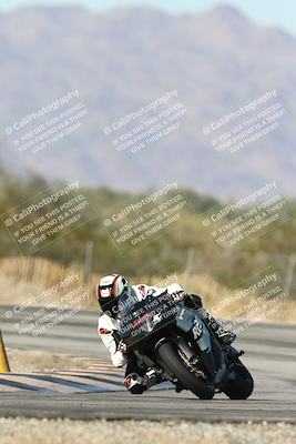 media/Dec-01-2025-Moto Forza (Mon) [[2daa91e15f]]/2-Intermediate Group/Session 3 (Turn 3)/